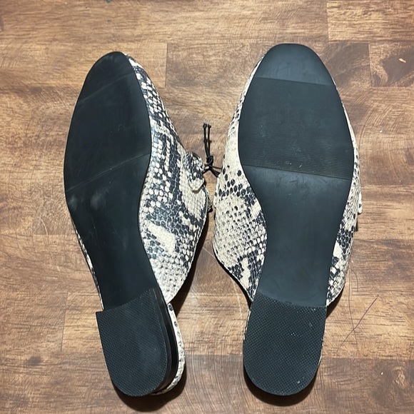 NWT easy on and easy off shoes - Picture 2 of 2